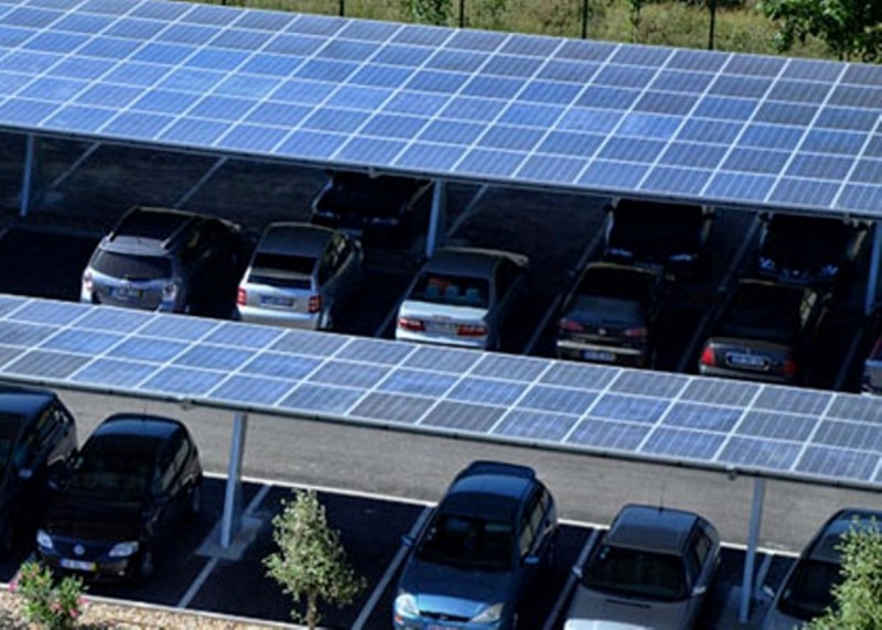 O estacionamento Solar Diminui as emissões de gases de efeito estufa no Pernambuco-Recife